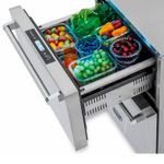 Controle eletrônico de temperatura que mantém com precisão alimentos e bebidas na temperatura selecionada de - 24 ºC a 6 ºC, distribuída de forma ventilada e homogênea em cada gaveta.