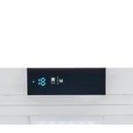 Painel Digital Touch elegante e sem frestas com controle prático por toque de todas as funções.