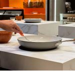 Cozinhe com mais segurança e estabilidade, reduzindo o deslizamento das panelas e protegendo seu cooktop ou bancada.