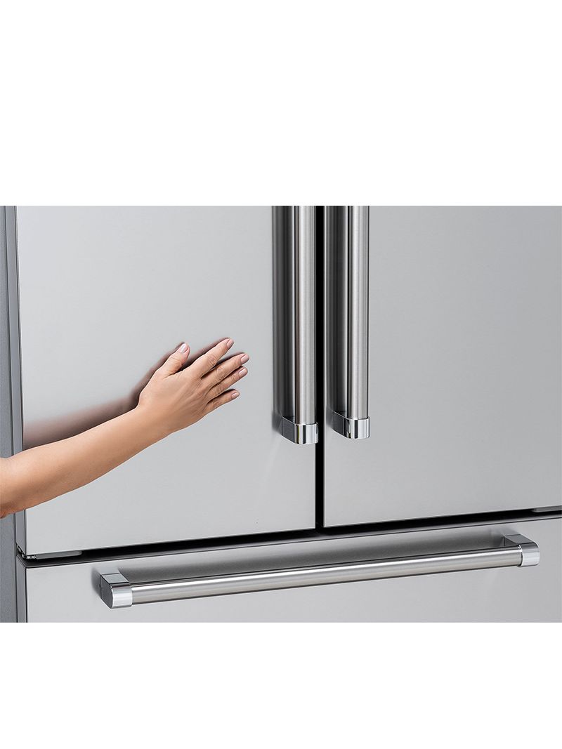 Aço Inox Anti-manchas possui proteção sobre as portas que evita marcas de dedos e manchas, mantendo a beleza e facilitando a limpeza.