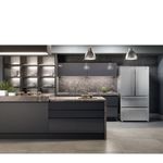 Funcionamento Silencioso de 45 dB oferece baixo nível de ruído com sistema de ventilação e compressor eficientes, ideal para cozinhas integradas a outros ambientes.